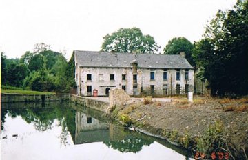 Foto van <p>Moulin du Champ du Fayt</p>, Grandglise (Beloeil), Foto: Robert Van Ryckeghem, Koolkerke, 24.06.2003 | Database Belgische molens