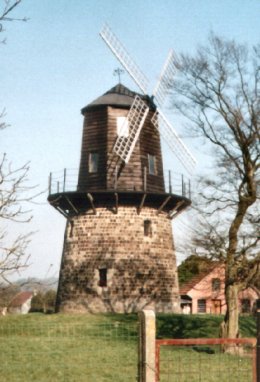 Foto van <p>Moulin Dupont</p>, Saint-Sauveur (Frasnes-lez-Anvaing), Foto: Robert Van Ryckeghem, Koolkerke | Database Belgische molens