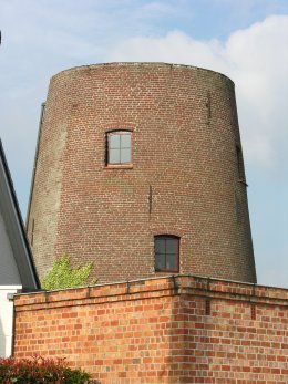 Foto van Clementsmolen, Huise (Kruisem), Foto: Donald Vandenbulcke, Staden | Database Belgische molens